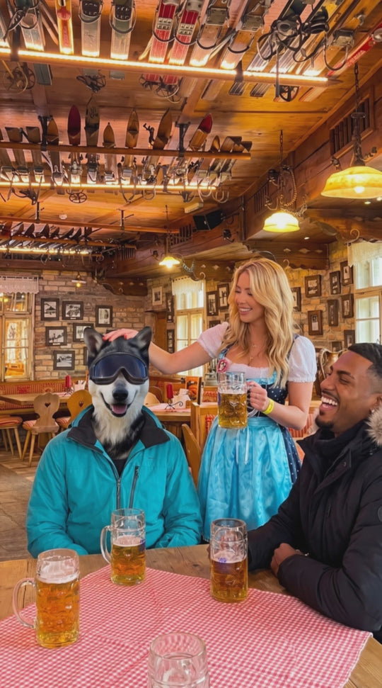 Pistenhund-Maske in der Alpenstube